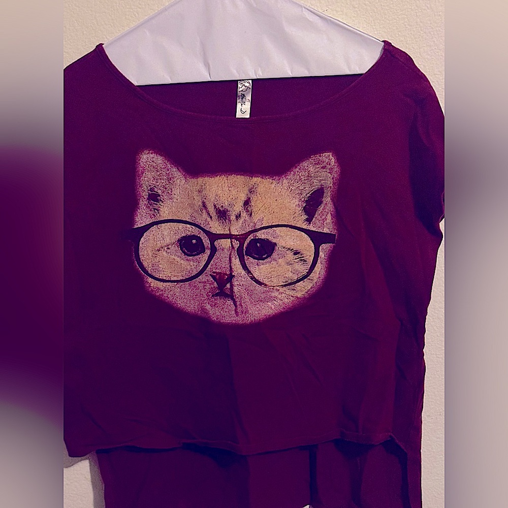 Bella D cat shirt with glasses